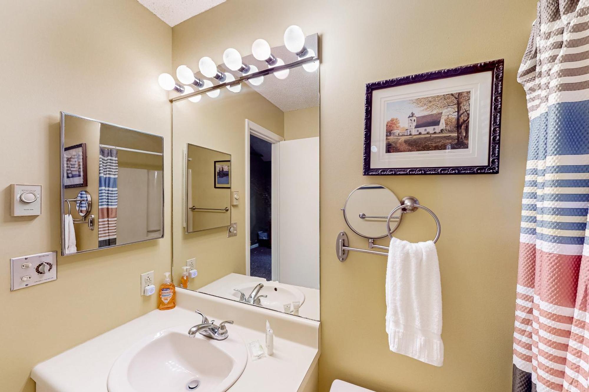 Leinemann Ski Haus McHenry Room photo